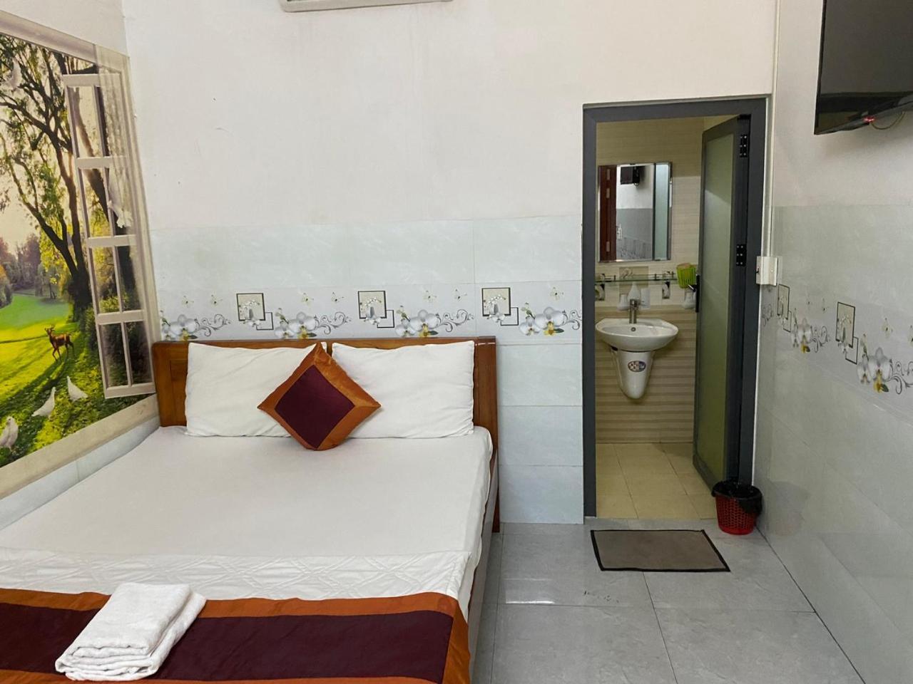 Hotel Khach San Nguyen Trung Thành Pho Ho Chí Minh Esterno foto
